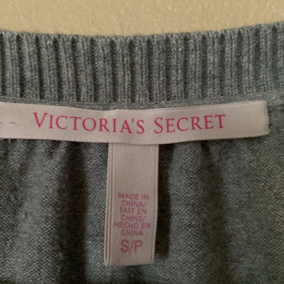 Women’s Victoria’s Secret Sweater - Picture 6 of 6